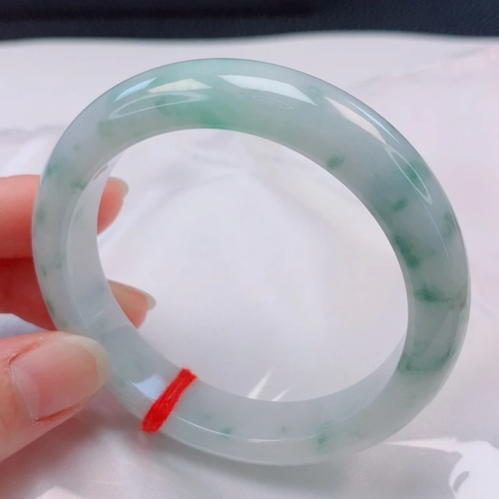翡翠手镯未镶嵌57。58