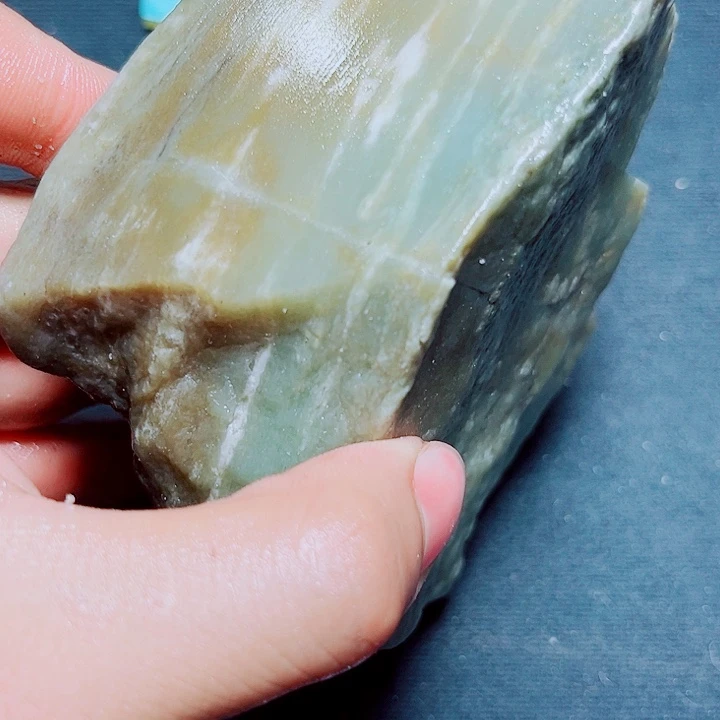 和田玉（糖玉）未镶嵌珠宝奇石