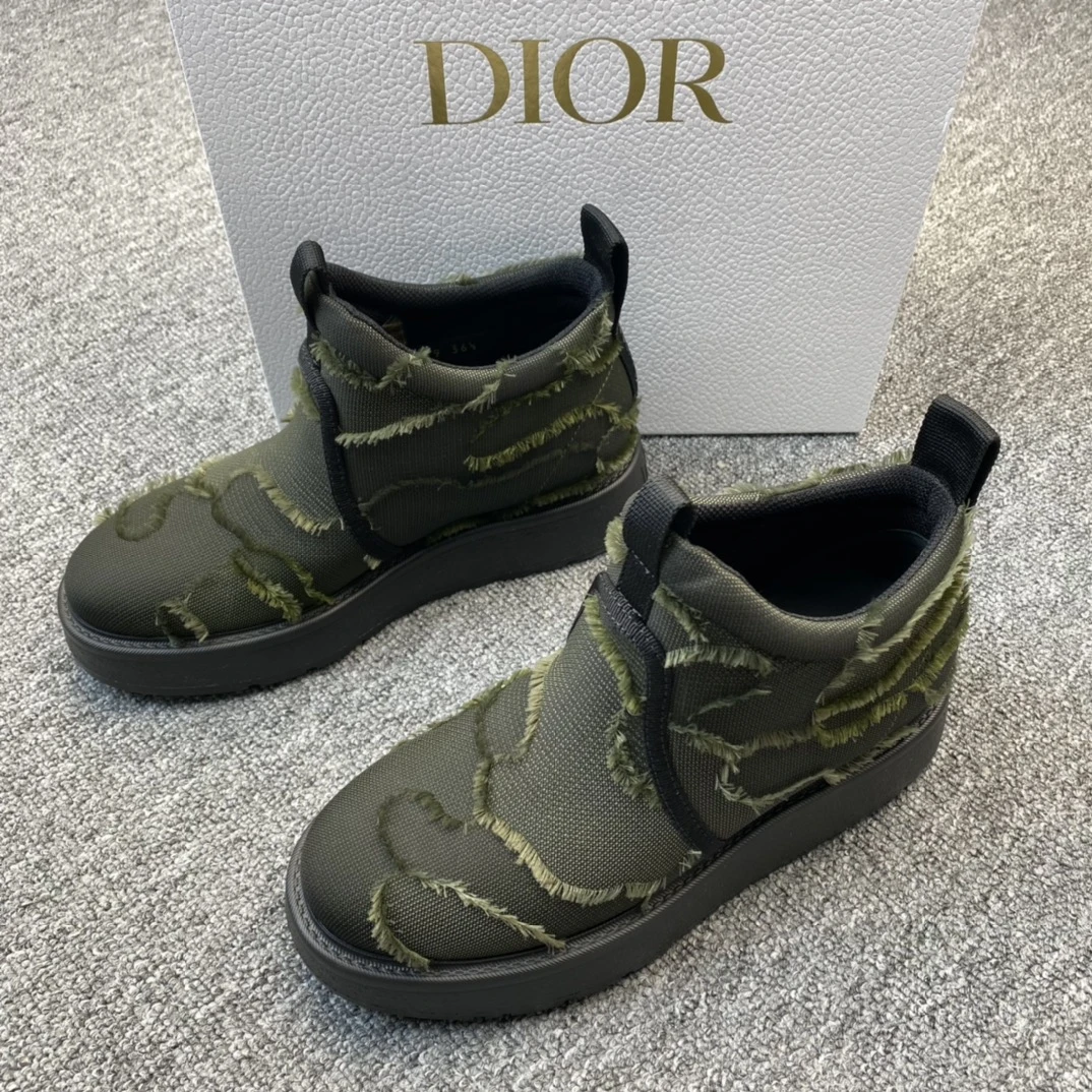 未使用 DIOR/迪奥 Dior女士军绿色拼接鞋面休闲女士短靴 114735