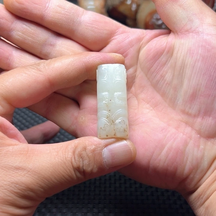 和田玉（糖玉）未镶嵌摆件