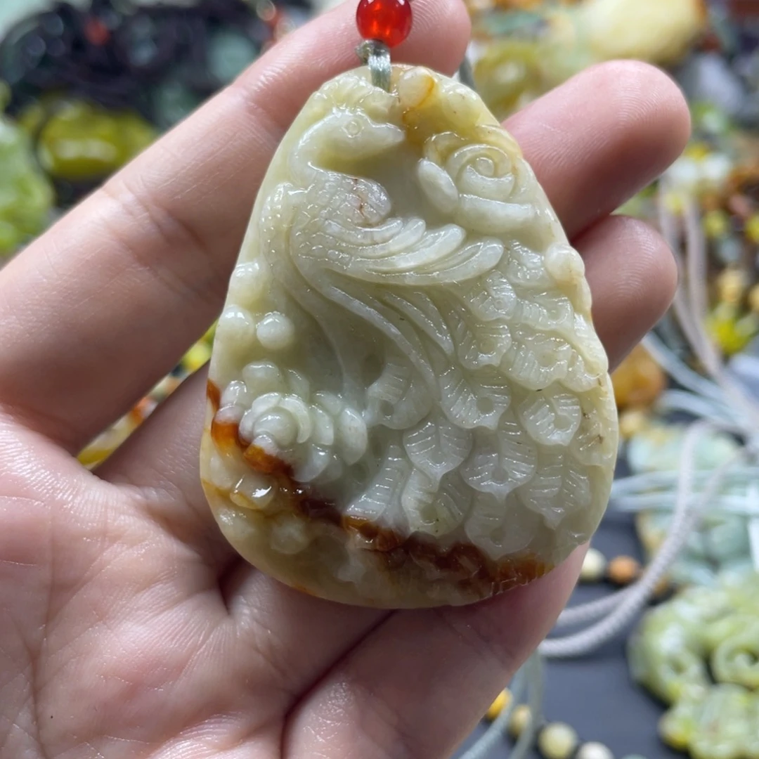 蛇纹石玉未镶嵌吊坠