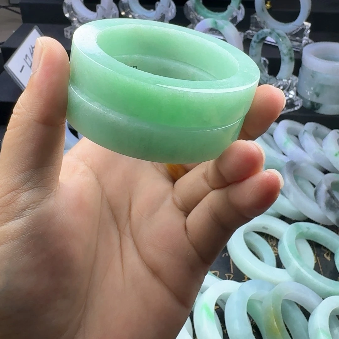 未镶嵌手镯定制翡翠葡萄肉满绿果绿