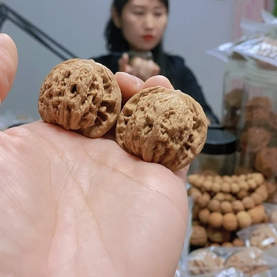 【闪购商品】把件文玩核桃36.5狮虎兽肚子差1