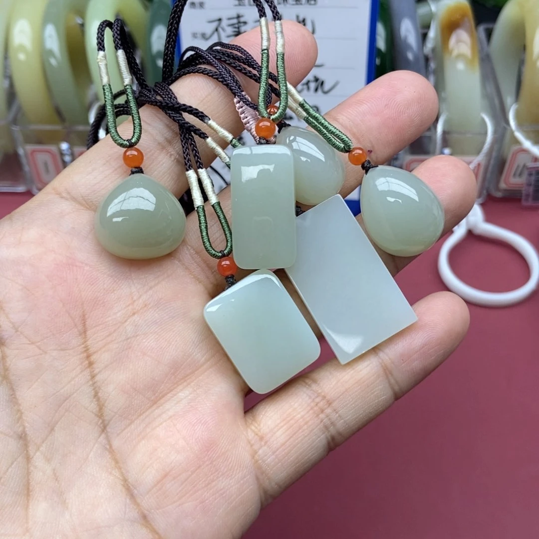 和田玉吊坠(不含链)未镶嵌