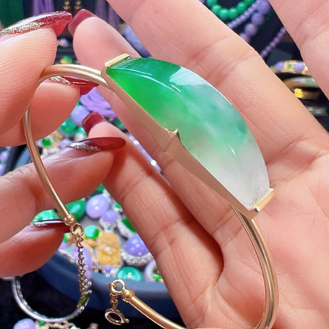 翡翠18K金镶嵌手镯签收后24小时鉴赏期