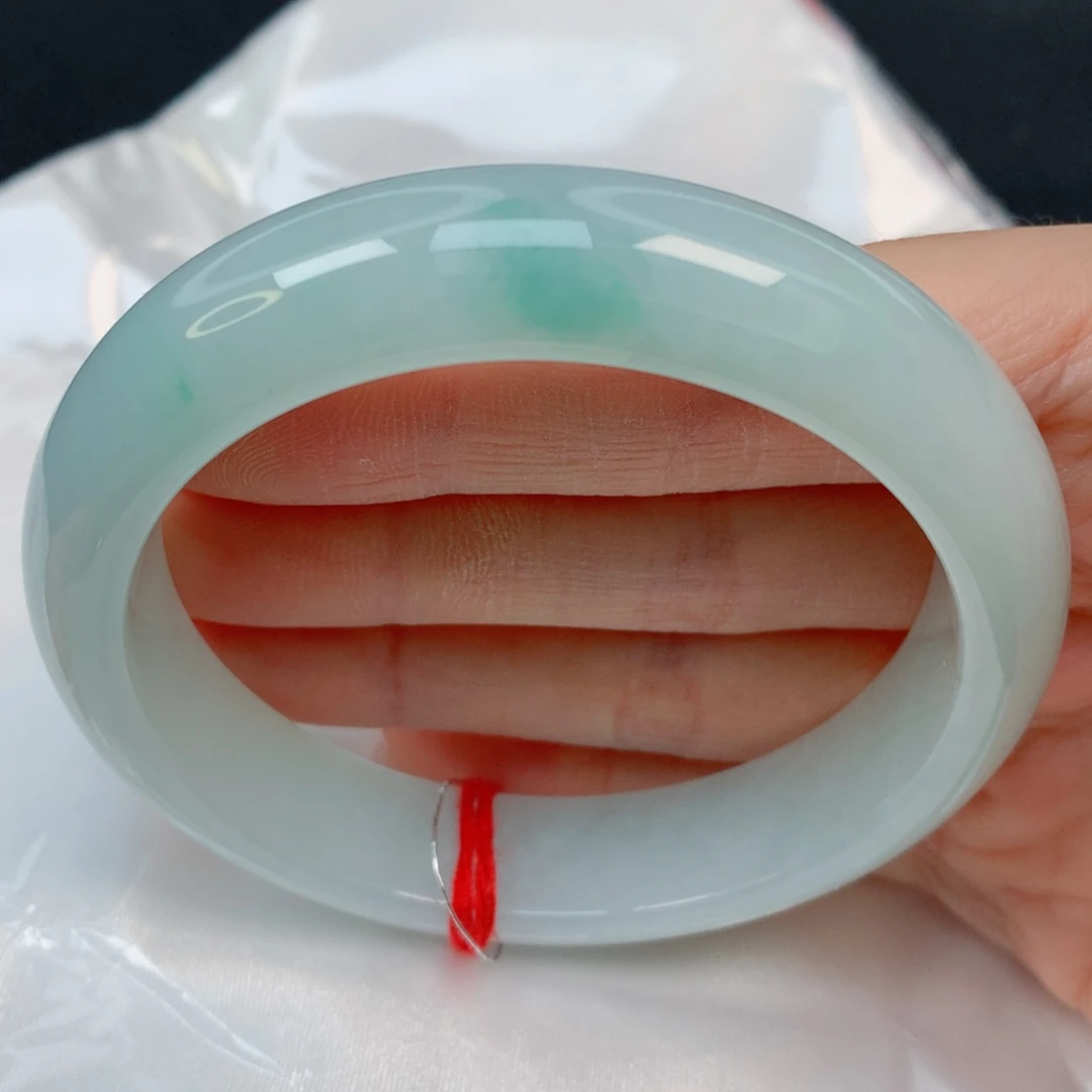 未镶嵌手镯翡翠58.5正圈，胶润淡绿底飘绿，版型好，016