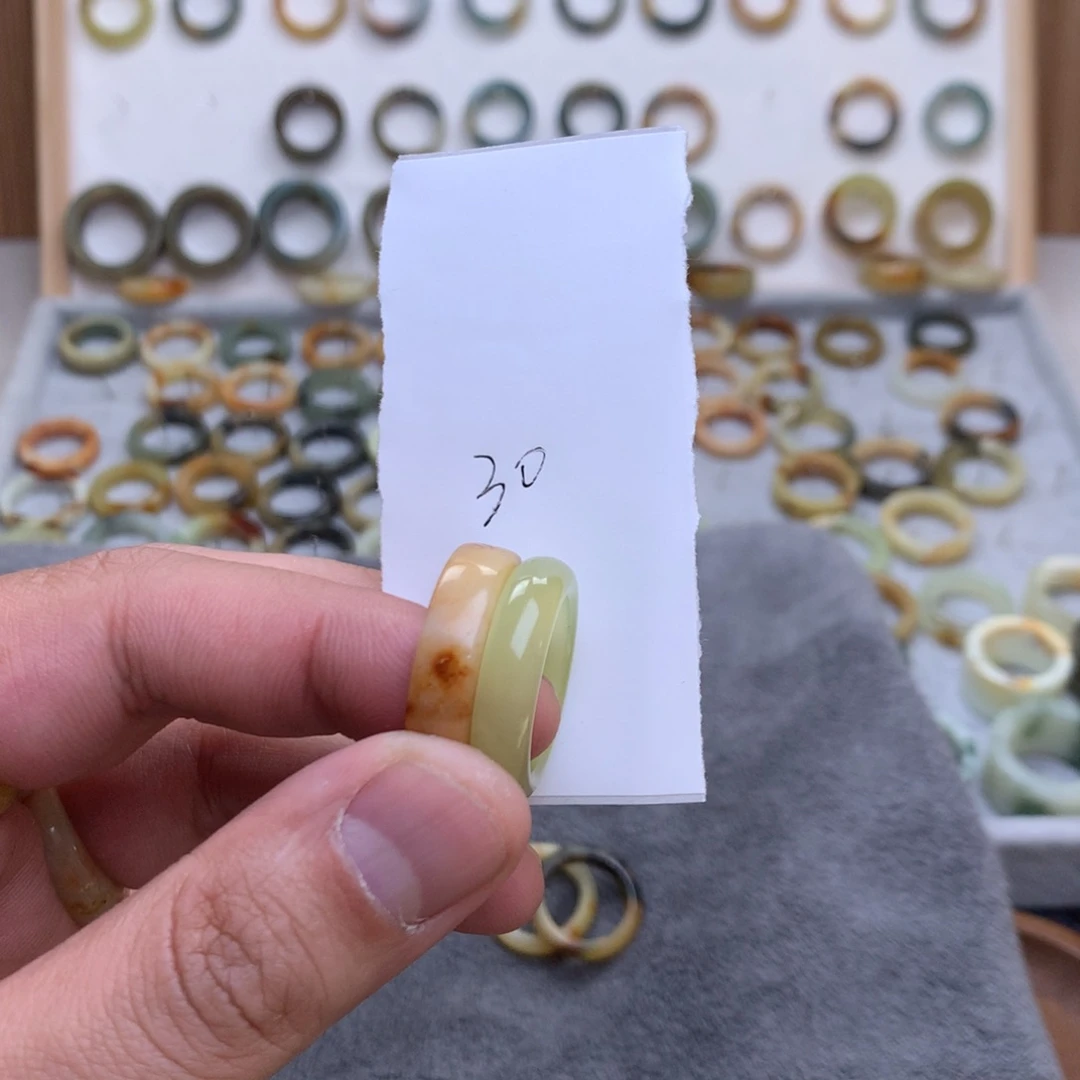 蛇纹石玉戒指未镶嵌W***.直径19.1