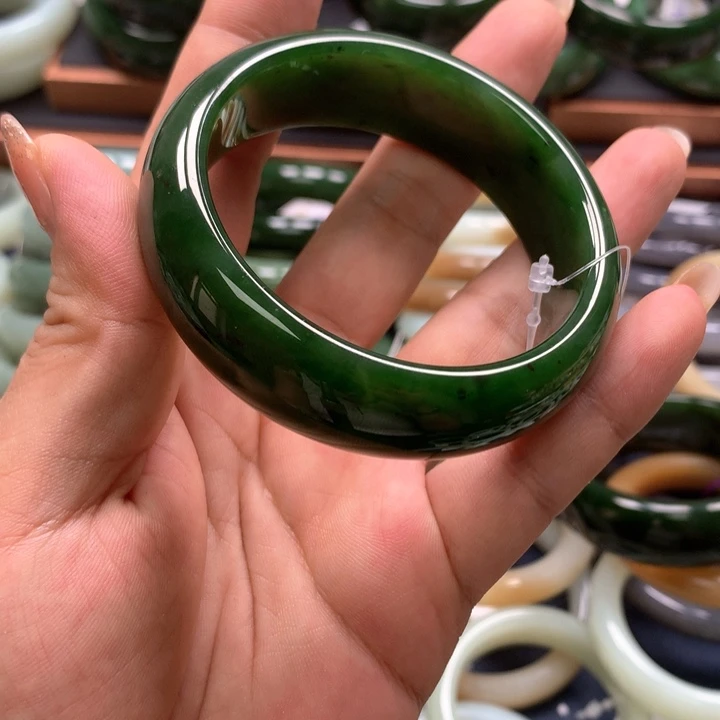 【闪购商品】未镶嵌手镯和田玉（碧玉）