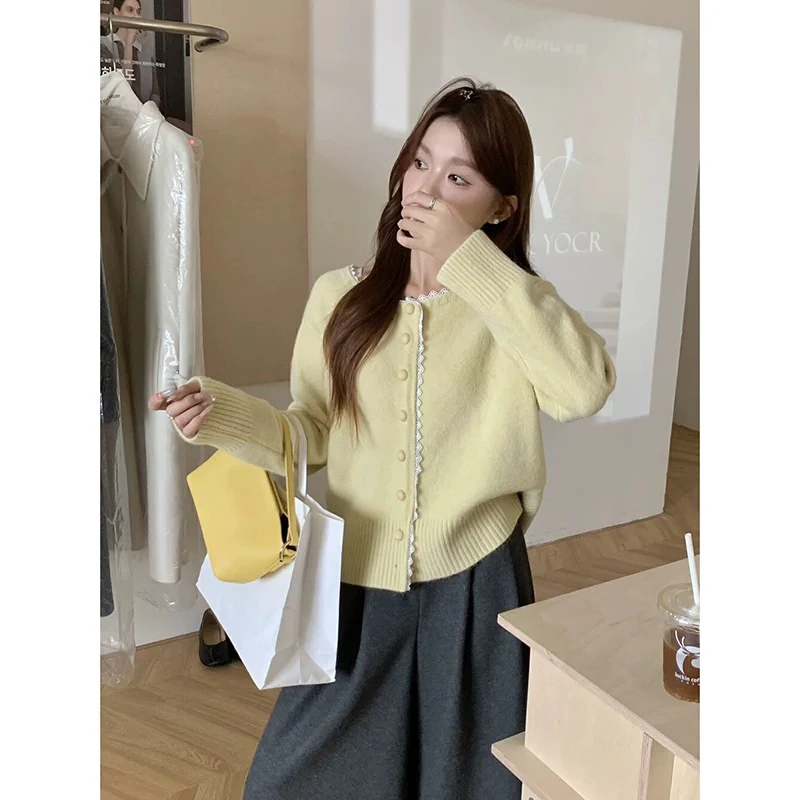 时尚蕾丝花边宽松针织开衫女甜美温柔毛衣外套方领111