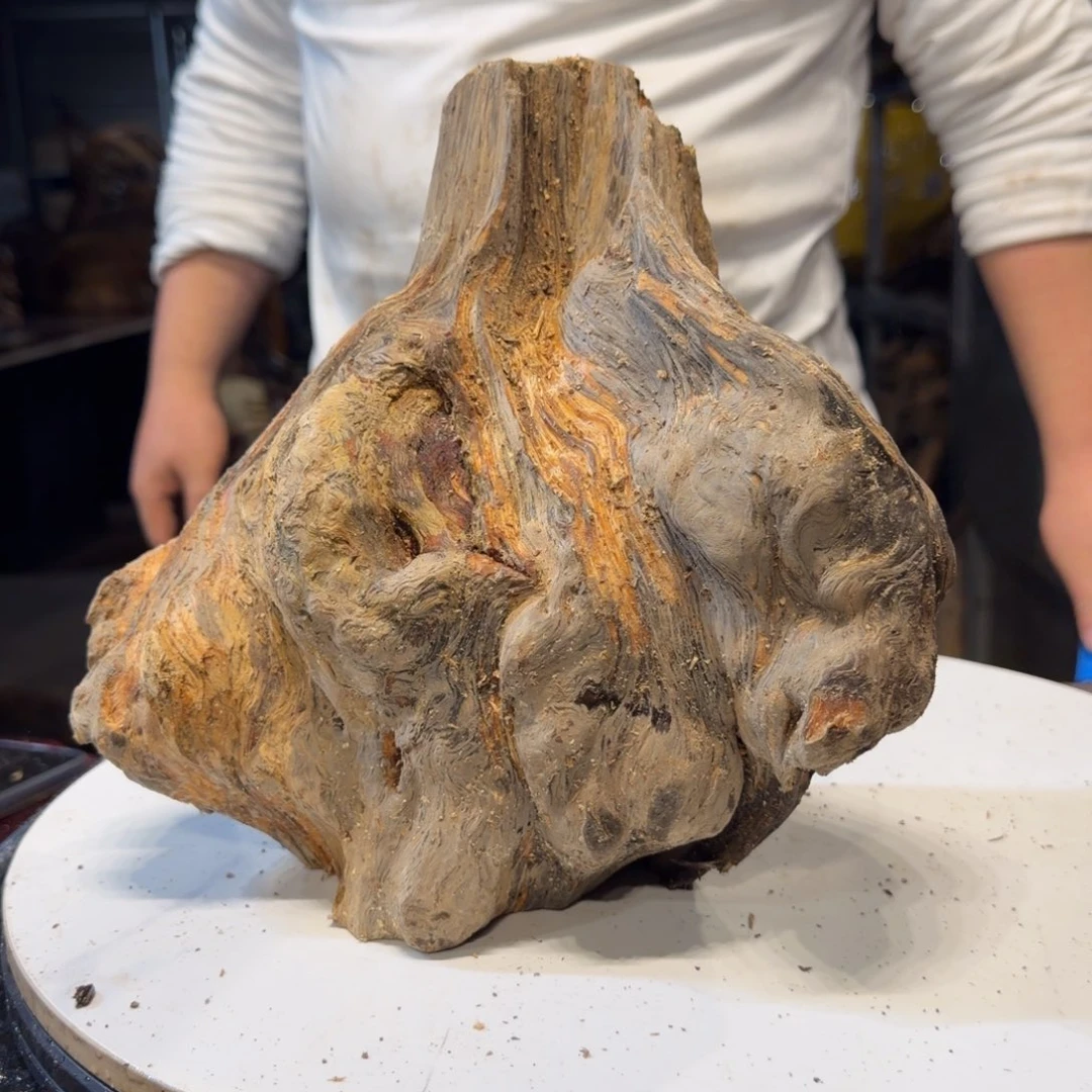 金***圆木王一刀琥珀木摆件B51