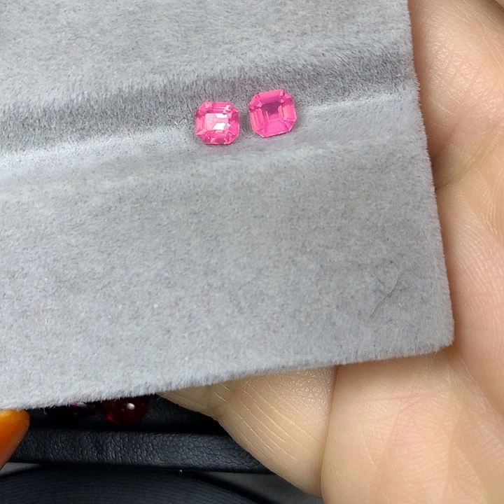 尖晶石裸石马亨盖一对