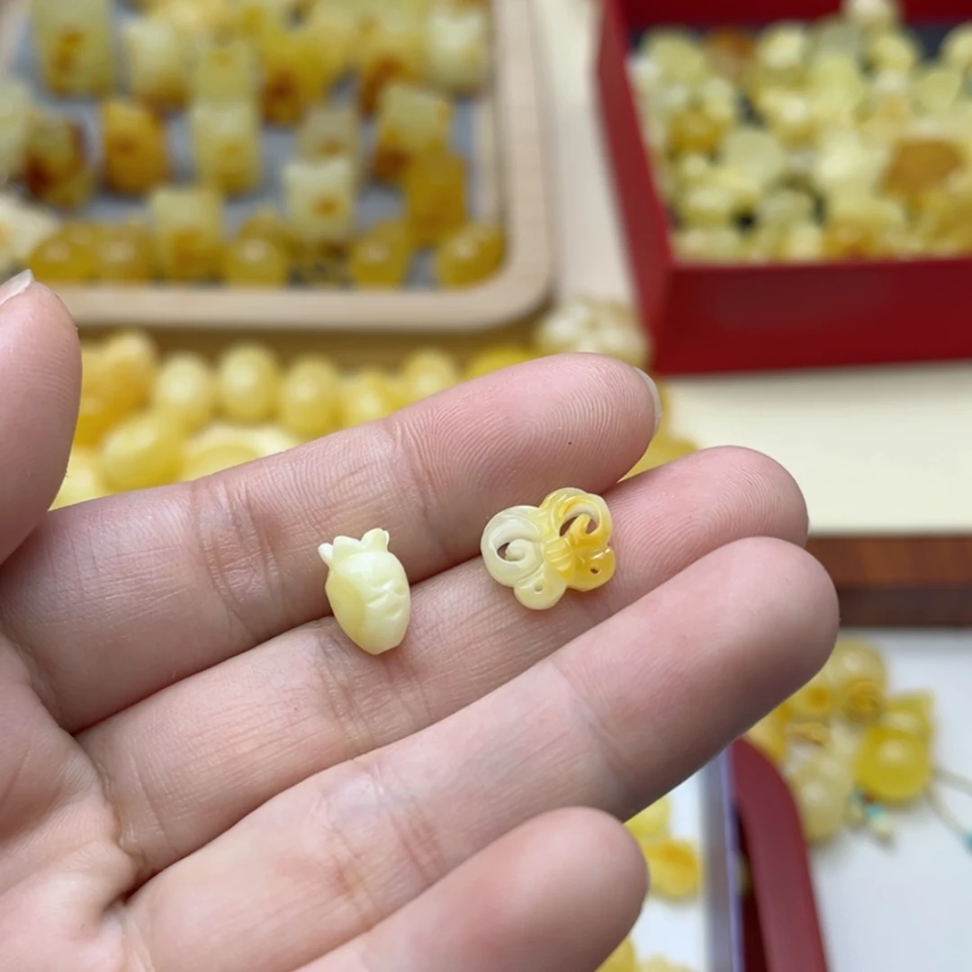 【闪购商品】蜜蜡裸石未镶嵌配饰