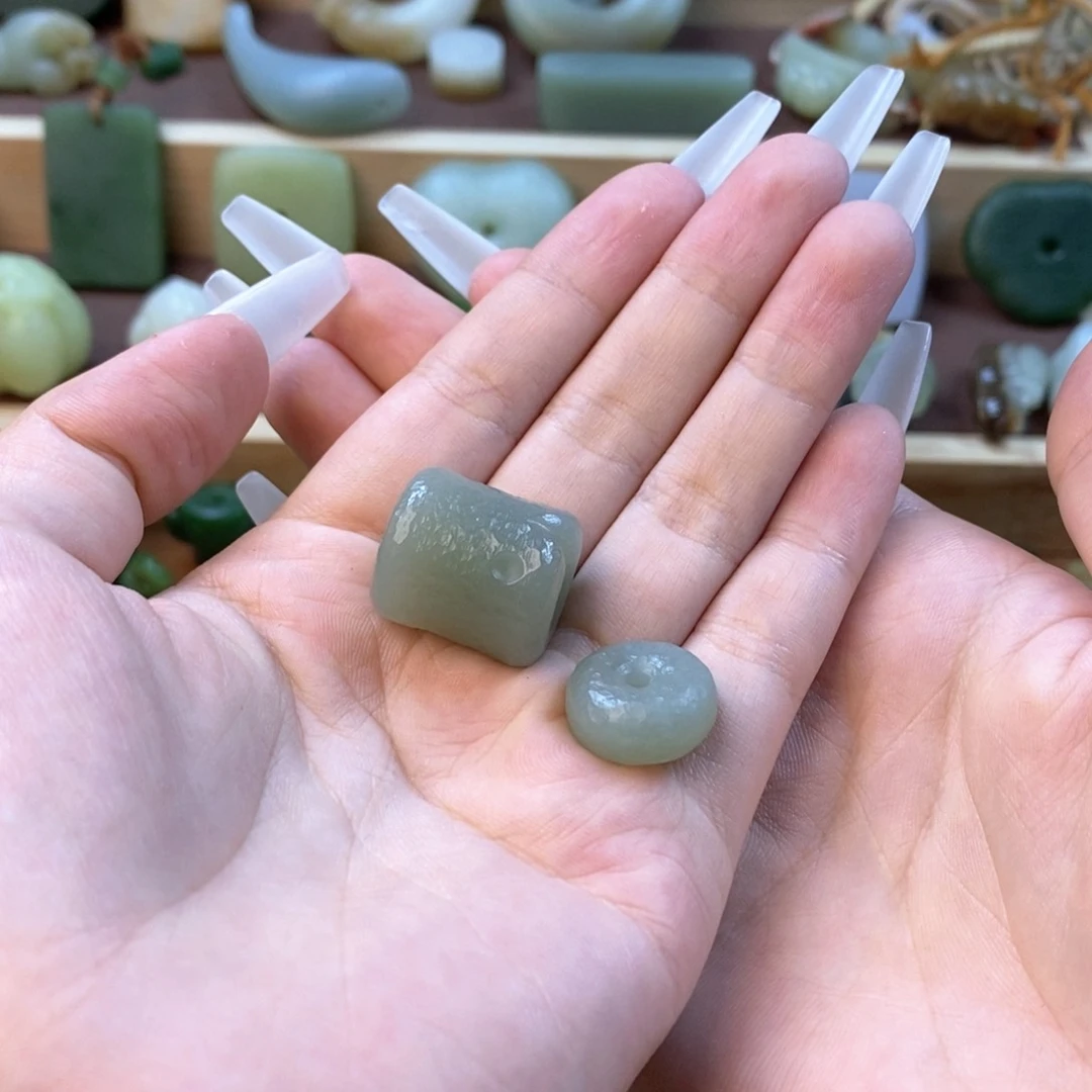 和田玉未镶嵌颈饰小*定制