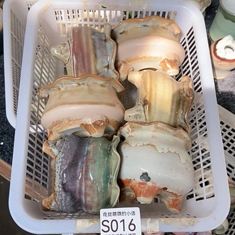 紫砂花盆016瑕疵品口径7厘米。我