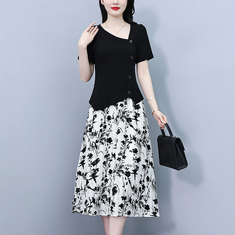 2025夏季新品时尚洋气修身显瘦大码女装胖mm短袖上衣+碎花裙套装