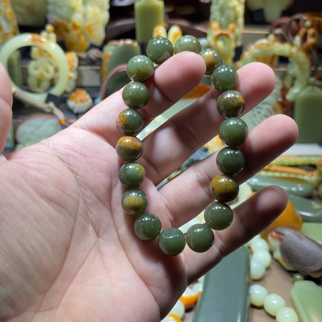 透闪石质玉未镶嵌珠宝奇石