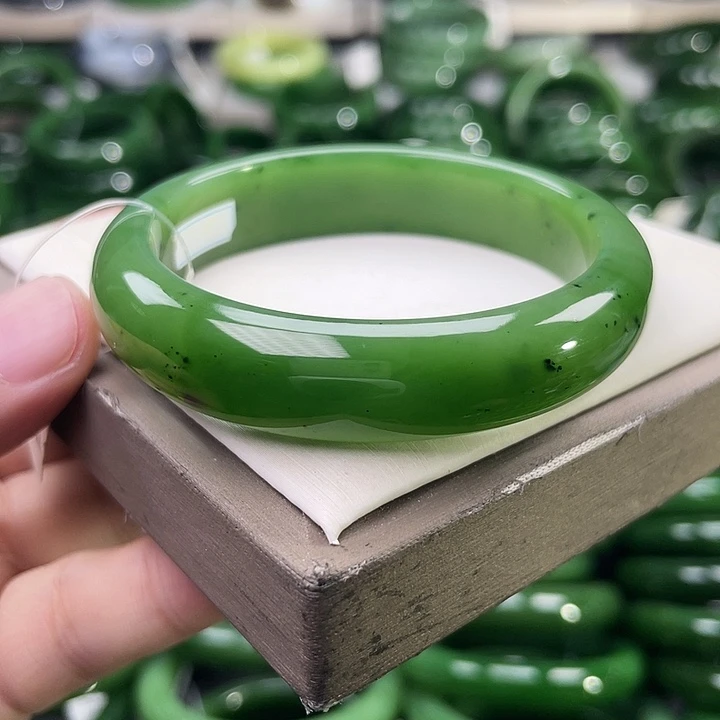 未镶嵌手镯和田玉（碧玉）