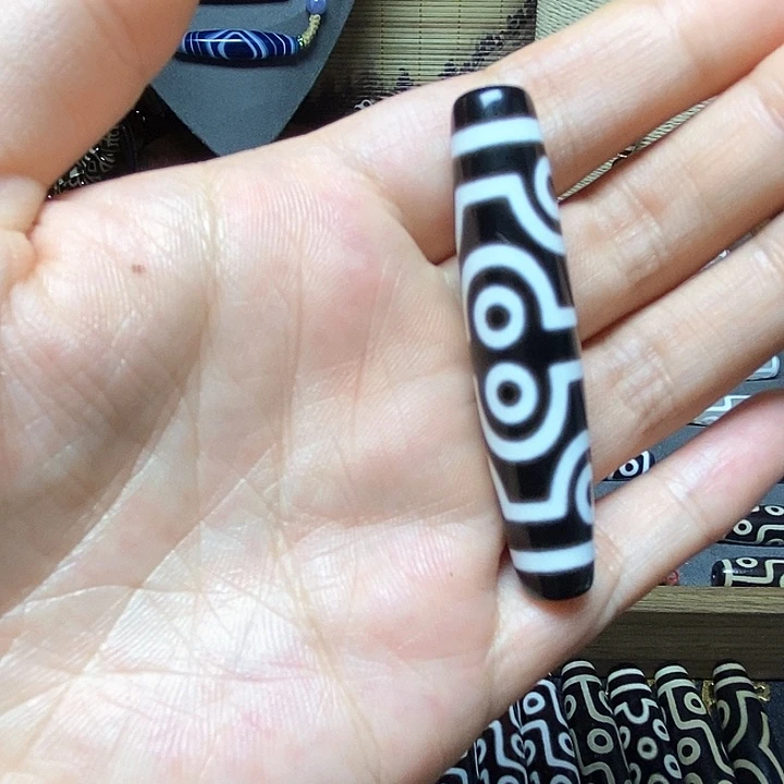 刘***辉玛瑙/玉髓颈饰未镶嵌
