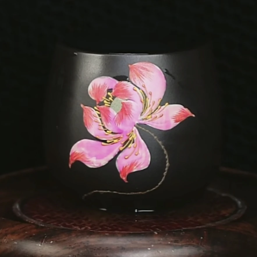 紫砂甄选缸杯 石黄泥料堆绘变色荷花