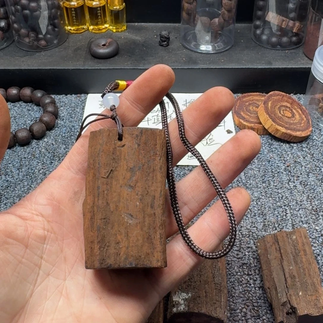 藤类满油降真香手把件原木