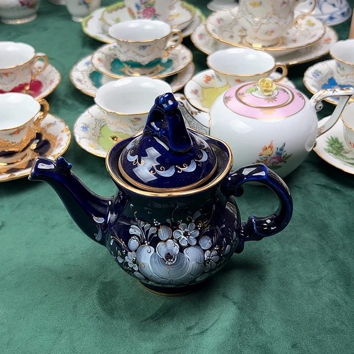 瓷片格热力冰霜玫瑰小茶壶