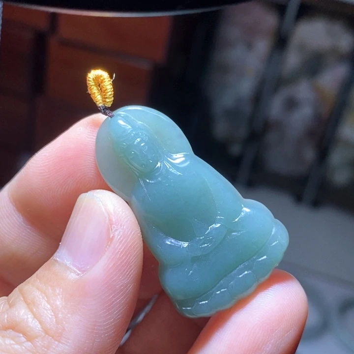 翡翠颈饰未镶嵌观音