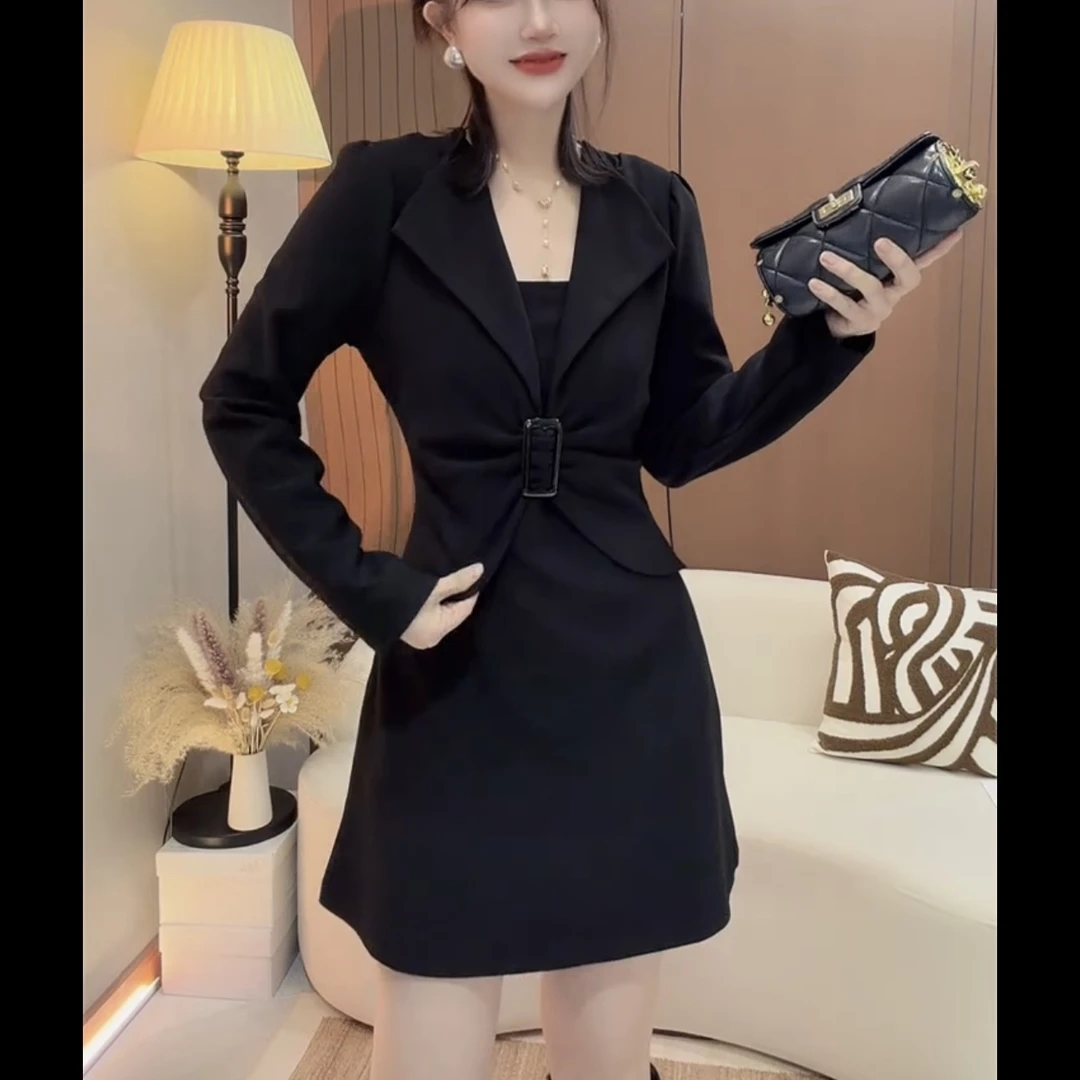 秋冬新款气质显瘦赫本风法式收腰黑色连衣裙