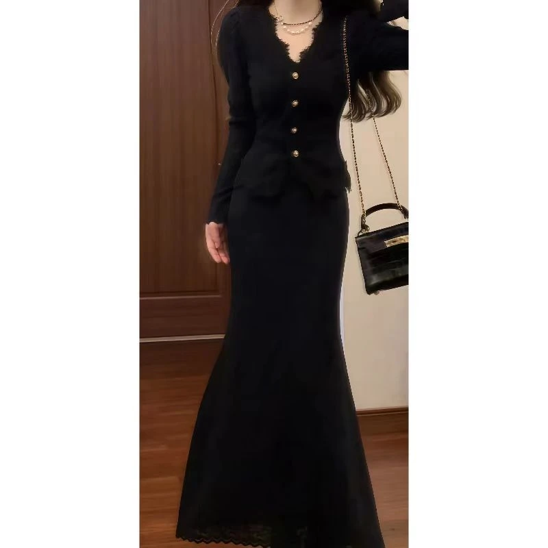 【黑色韩女套装】冬季弹力加厚蕾丝V领上衣&高腰鱼尾裙半身裙89334