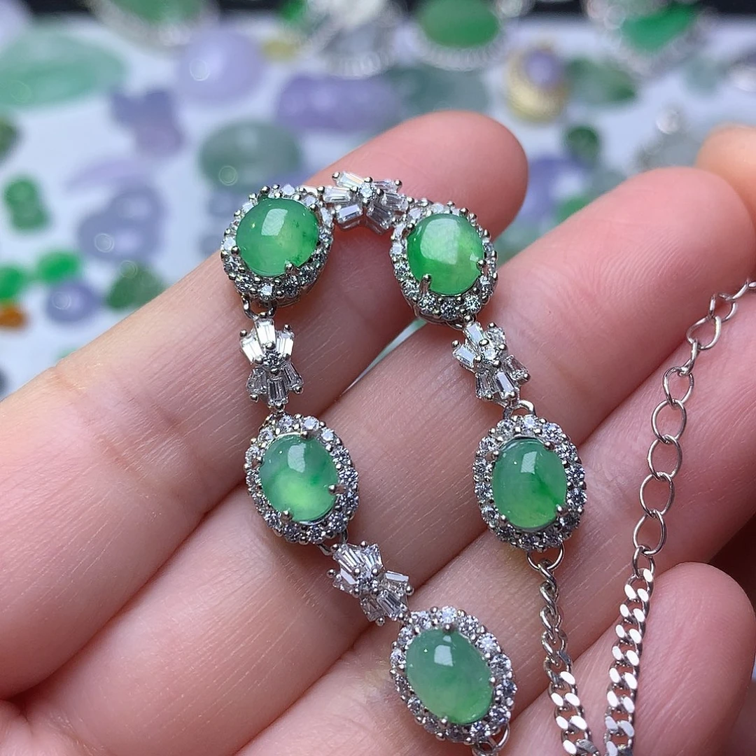 翡翠未镶嵌颈饰蛋