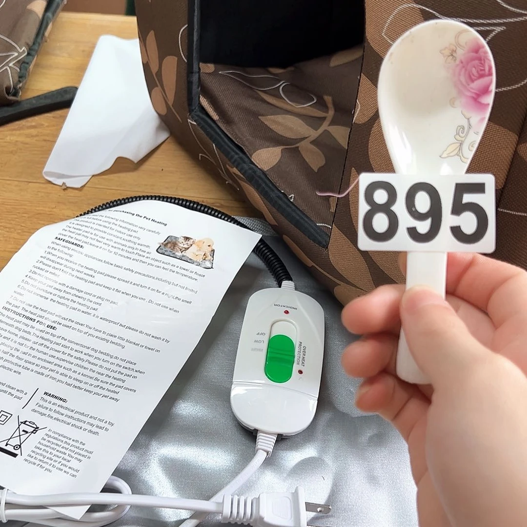 摆件……………………………………………………………………