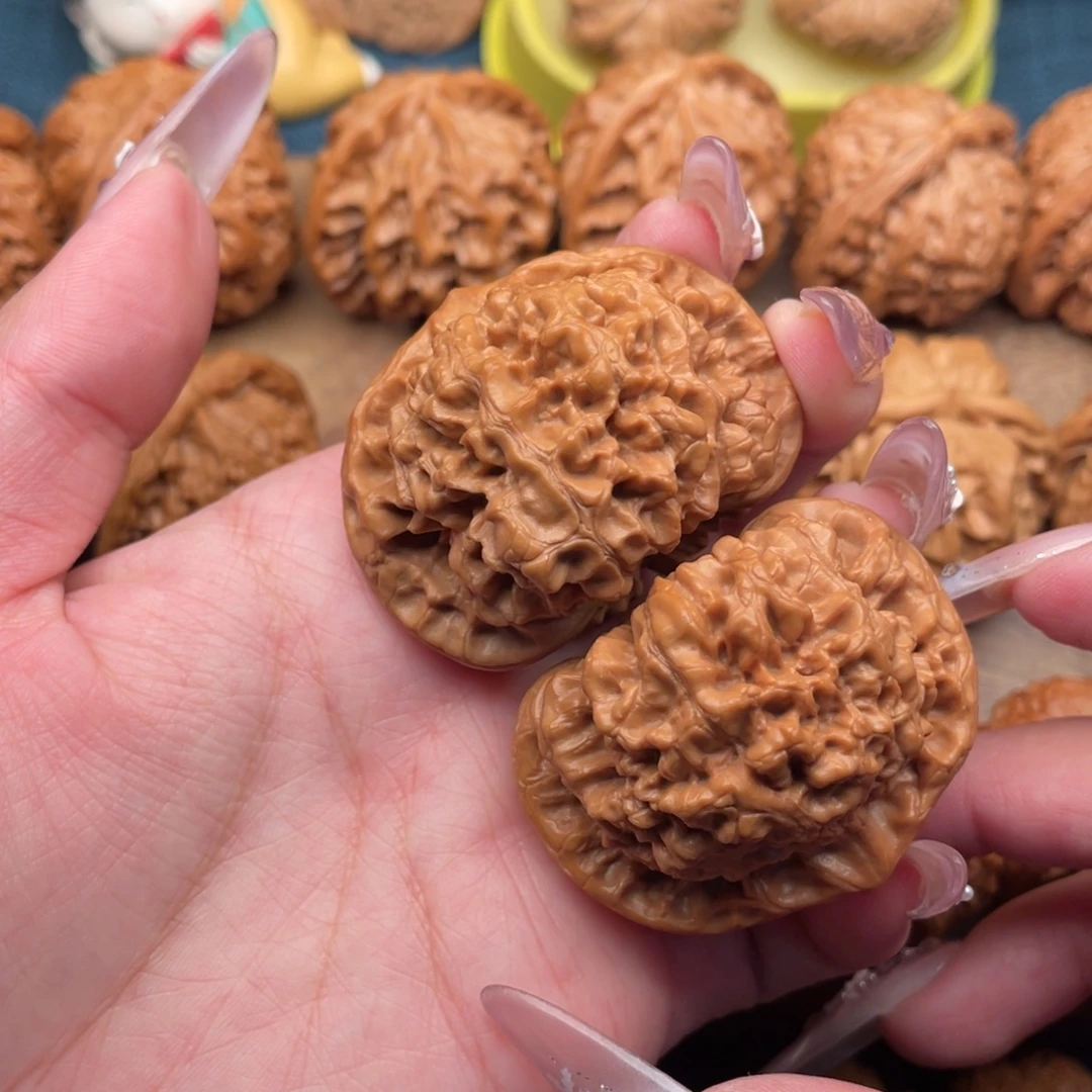 文玩核桃把件麒麟纹官帽47