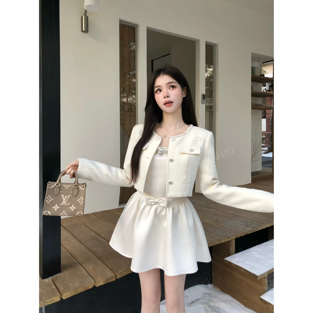 画解WAHJU【香颂名媛】冬季千金风蝴蝶结设计少女杏色连衣裙9979W