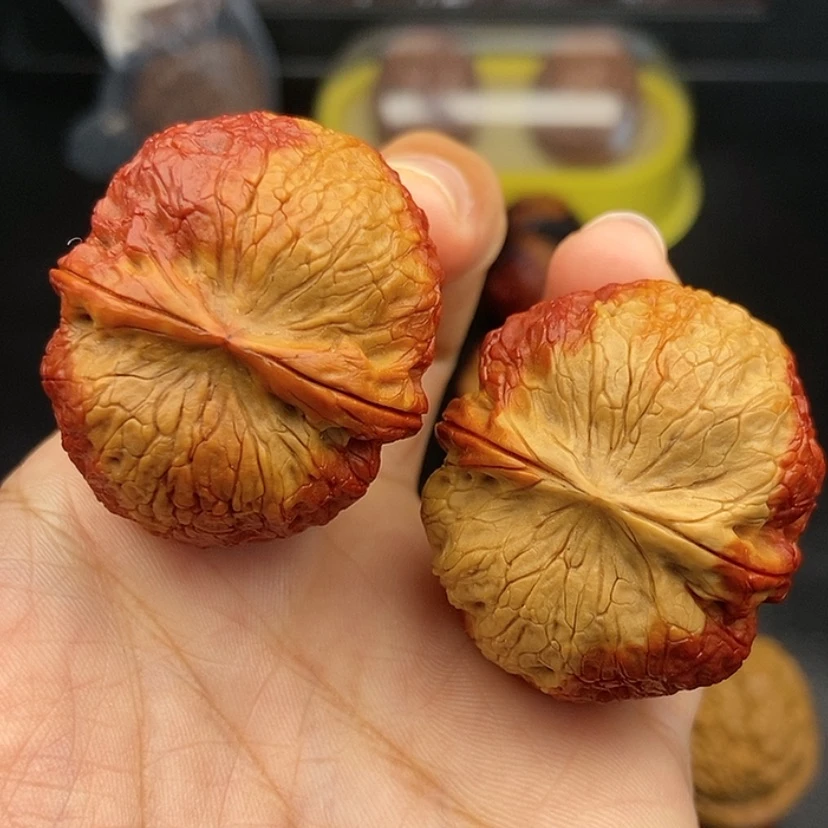 【闪购商品】把件文玩核桃38尺牡丹绣球49.2克'