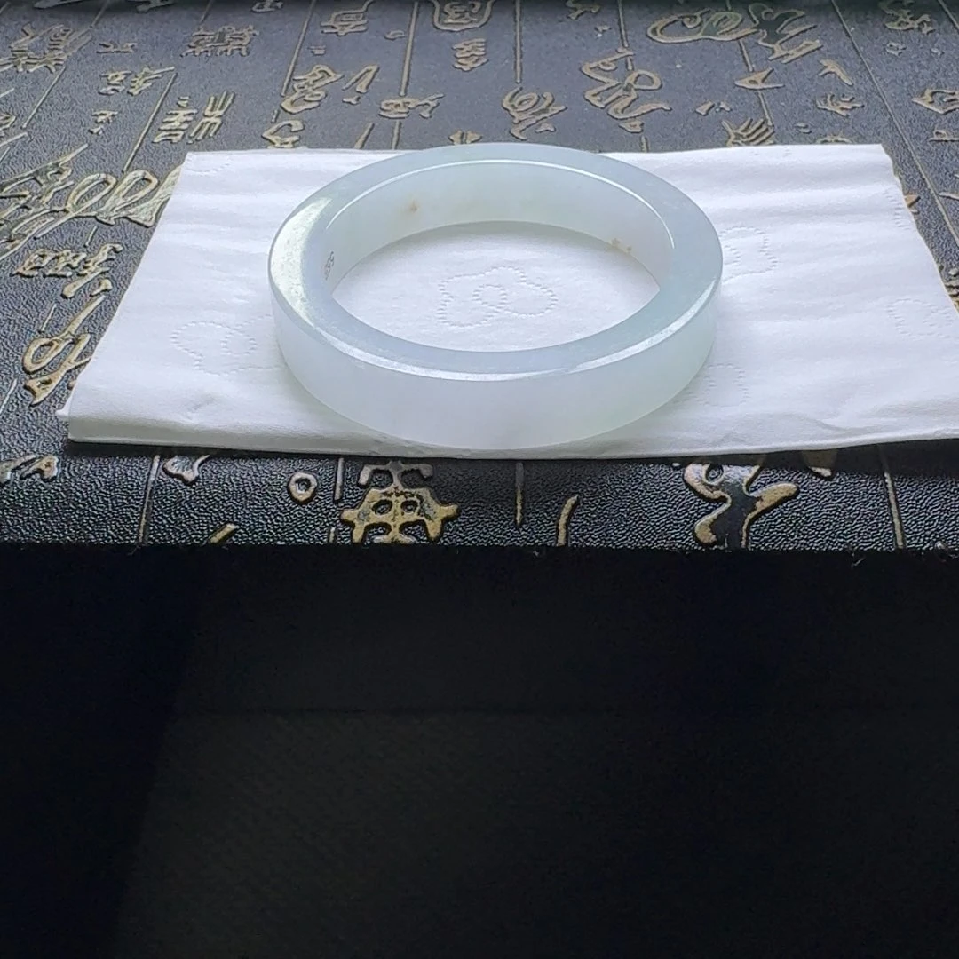 未镶嵌翡翠手镯定制翡翠