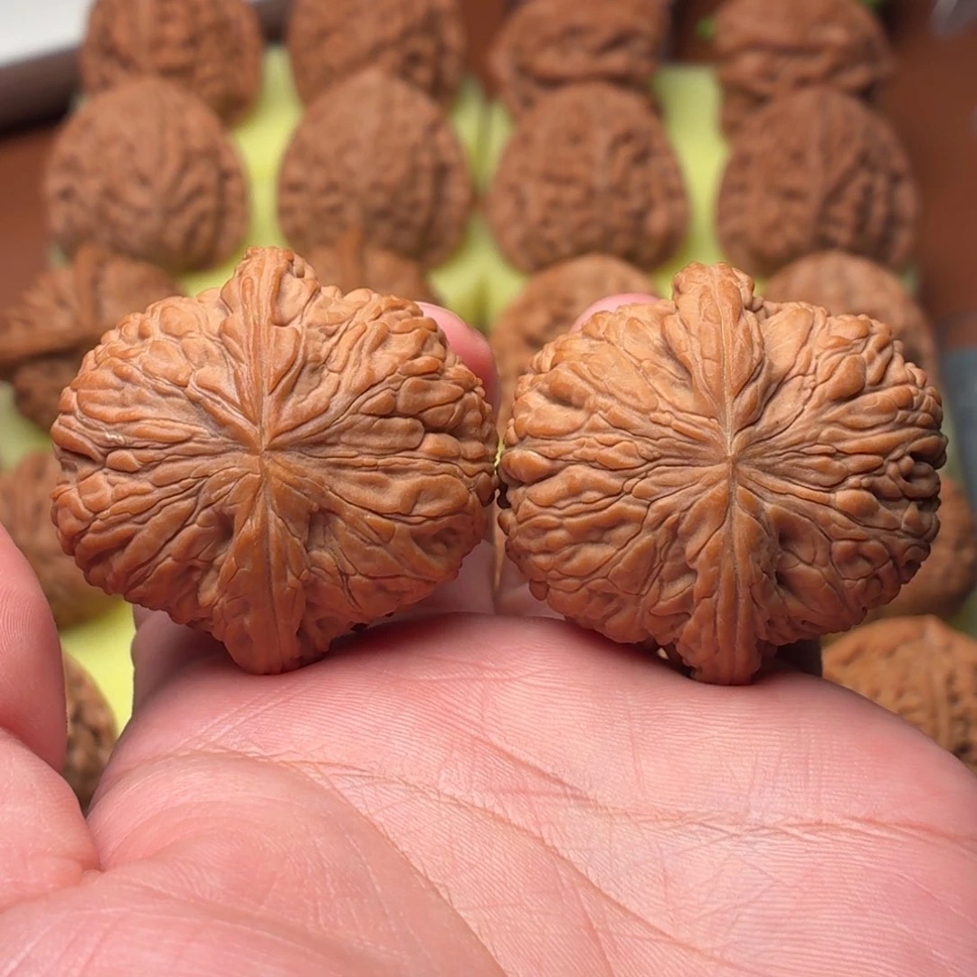 把件文玩核桃39尺 平谷绣球