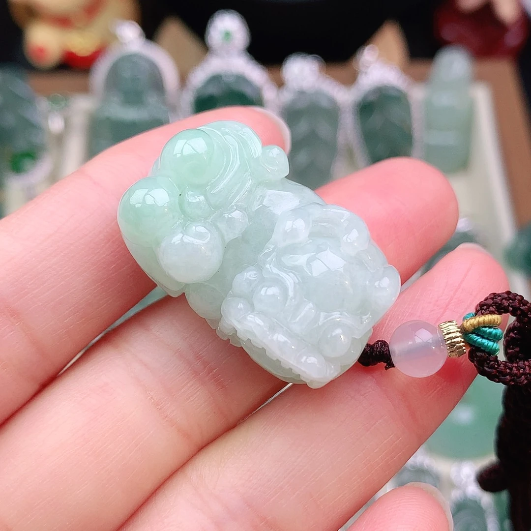 翡翠未镶嵌颈饰吊坠