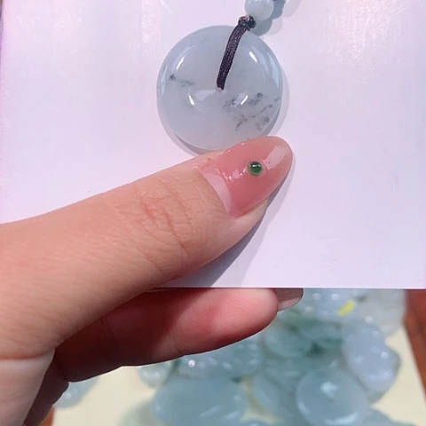 颈饰未镶嵌翡翠平安扣
