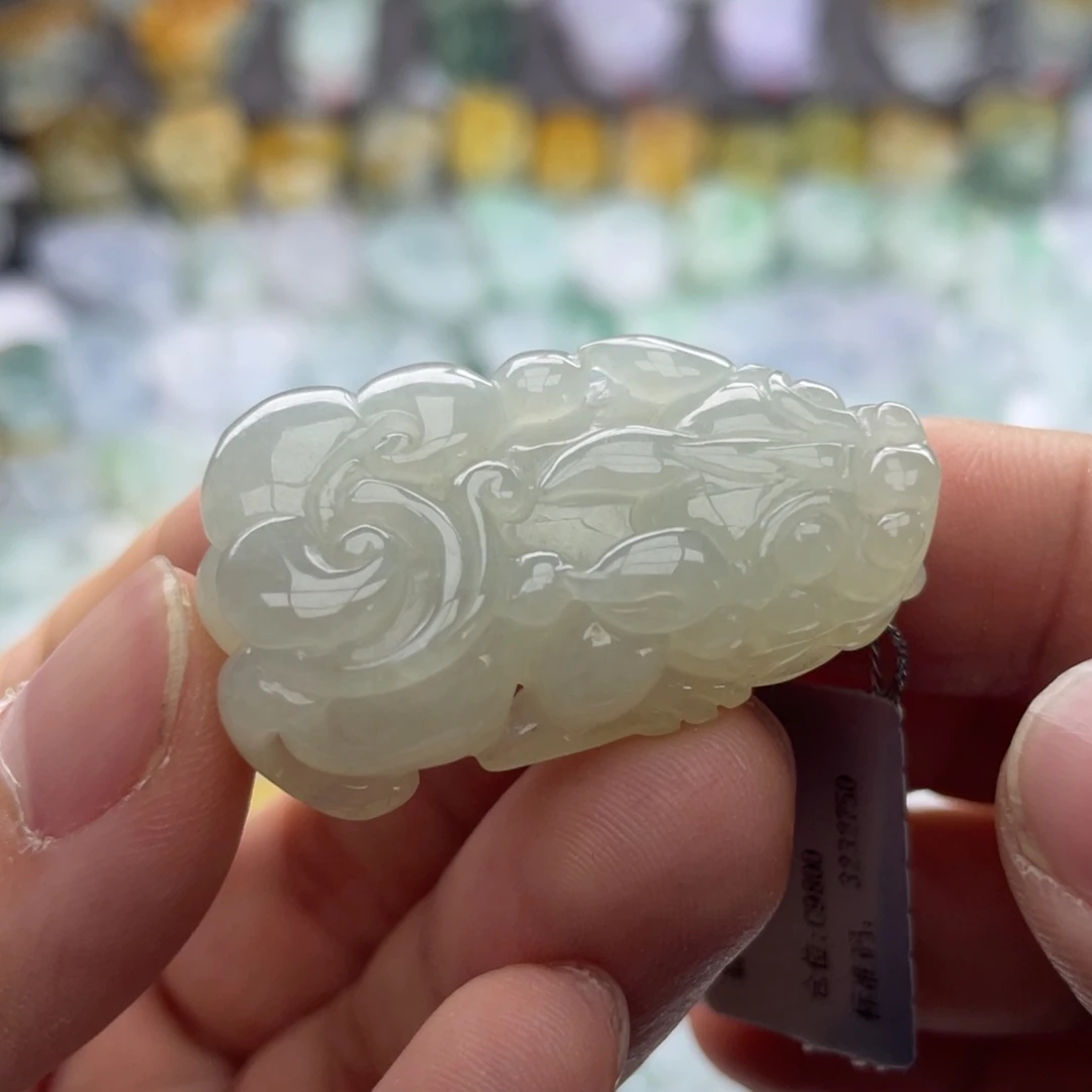 翡翠颈饰未镶嵌貔貅