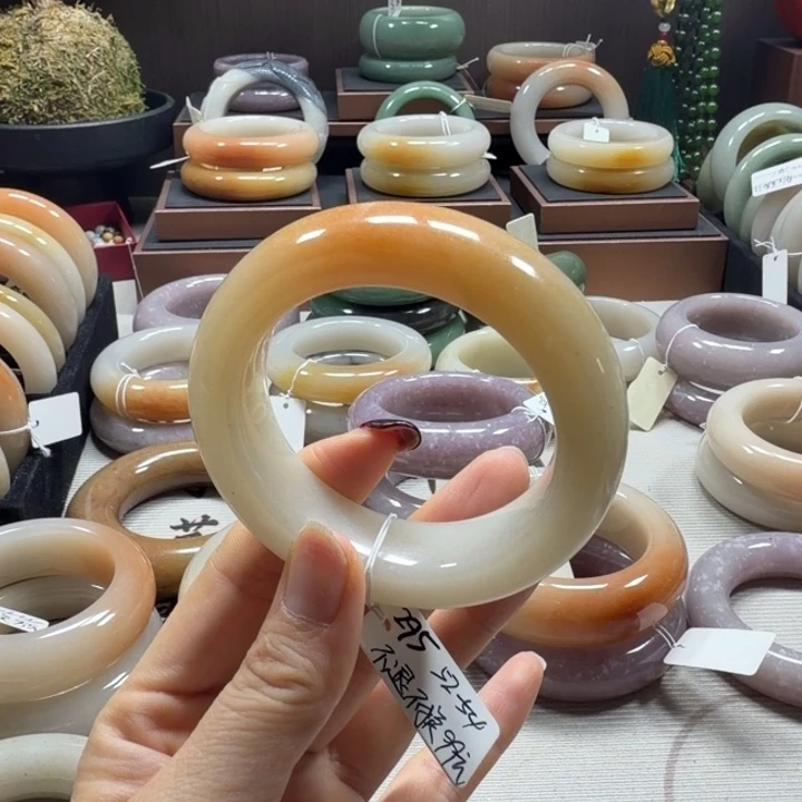 石英质玉未镶嵌手镯