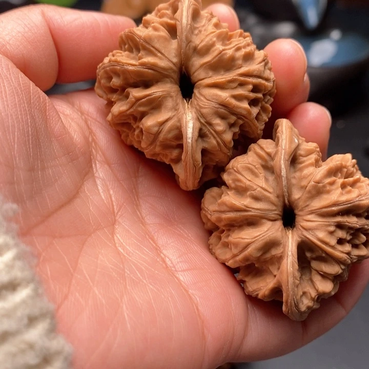 文玩核桃把件雾灵山