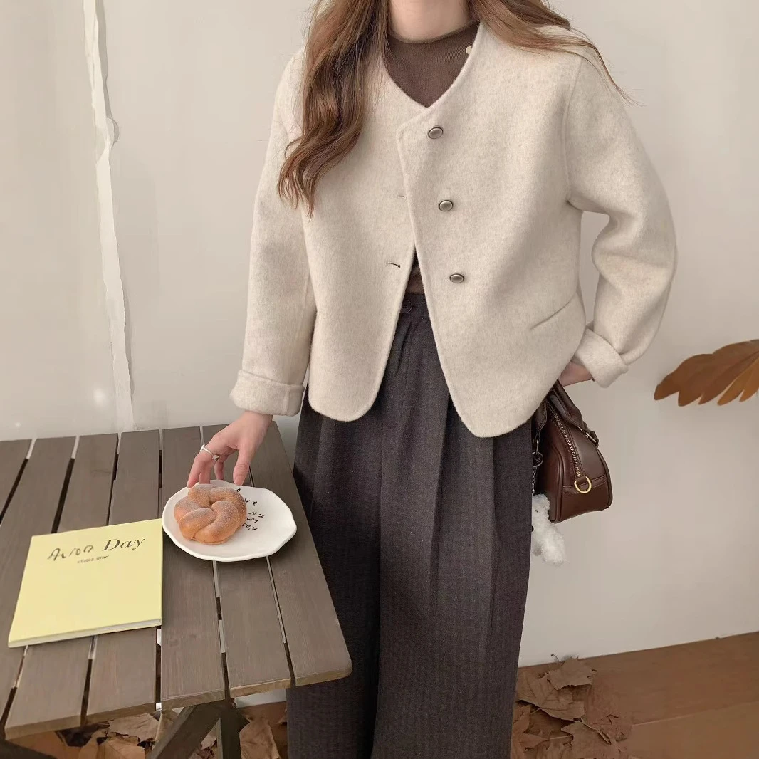 2025新款双面羊毛大衣女短款简约通勤宽松舒适金属扣羊毛呢子外套