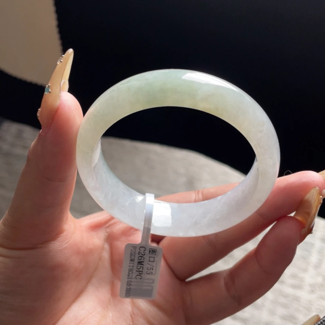 翡翠未镶嵌手镯三天鉴赏