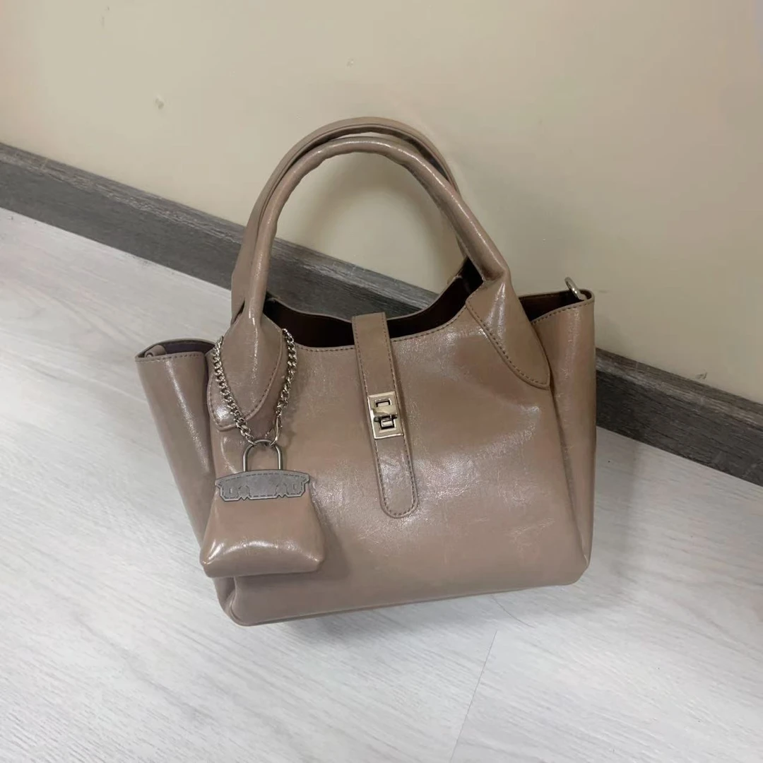 6080#卡其色【尺寸：长20宽10高19】潮流气质百搭时尚女士单肩包