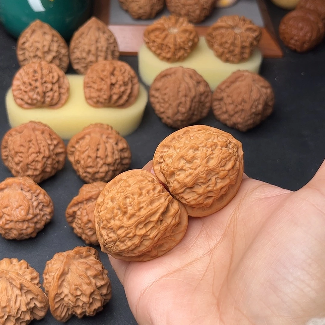 记***习文玩核桃把件金牛