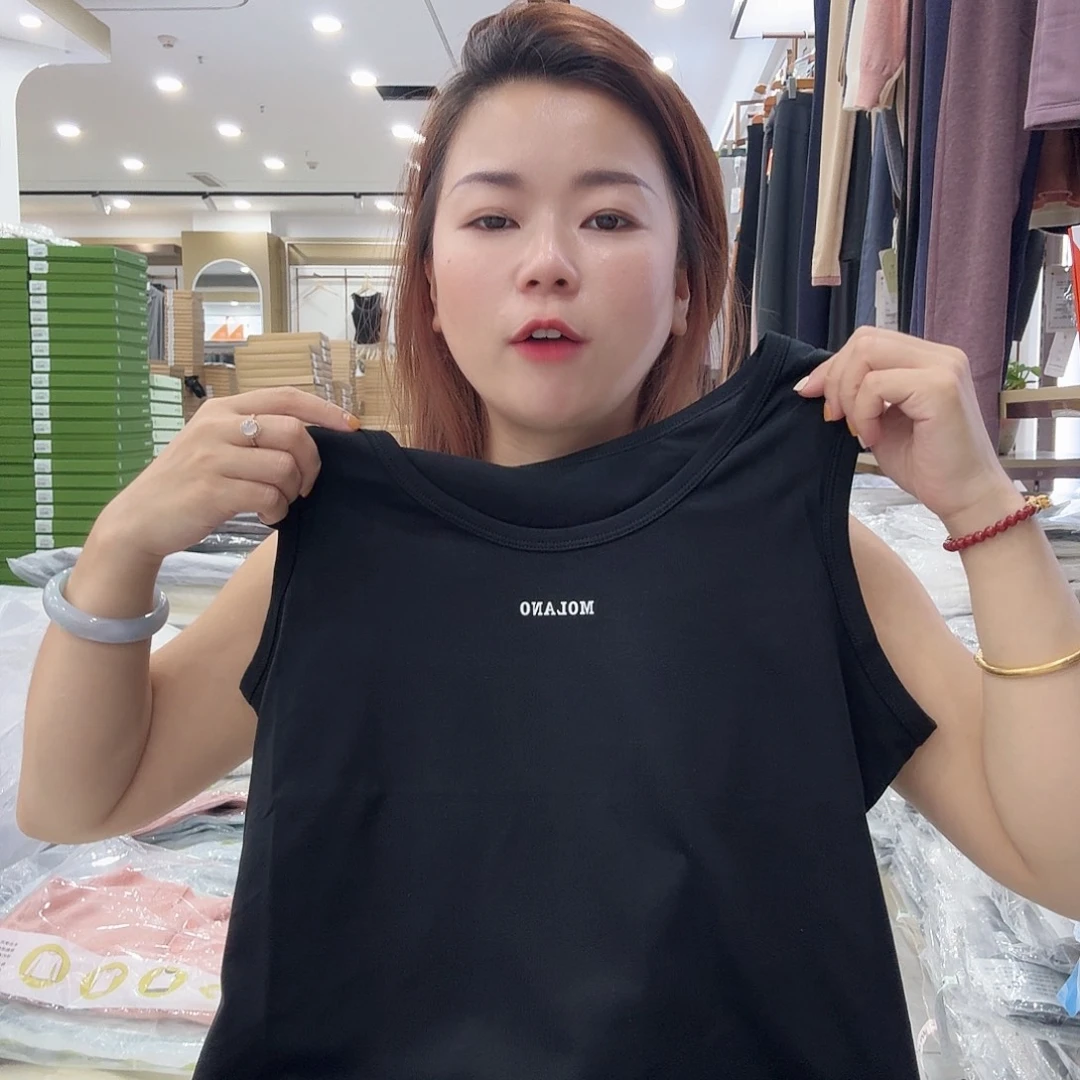 棉9124黑色背心一件