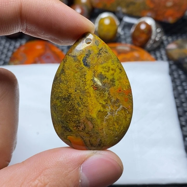 玛瑙/玉髓颈饰未镶嵌一**芳