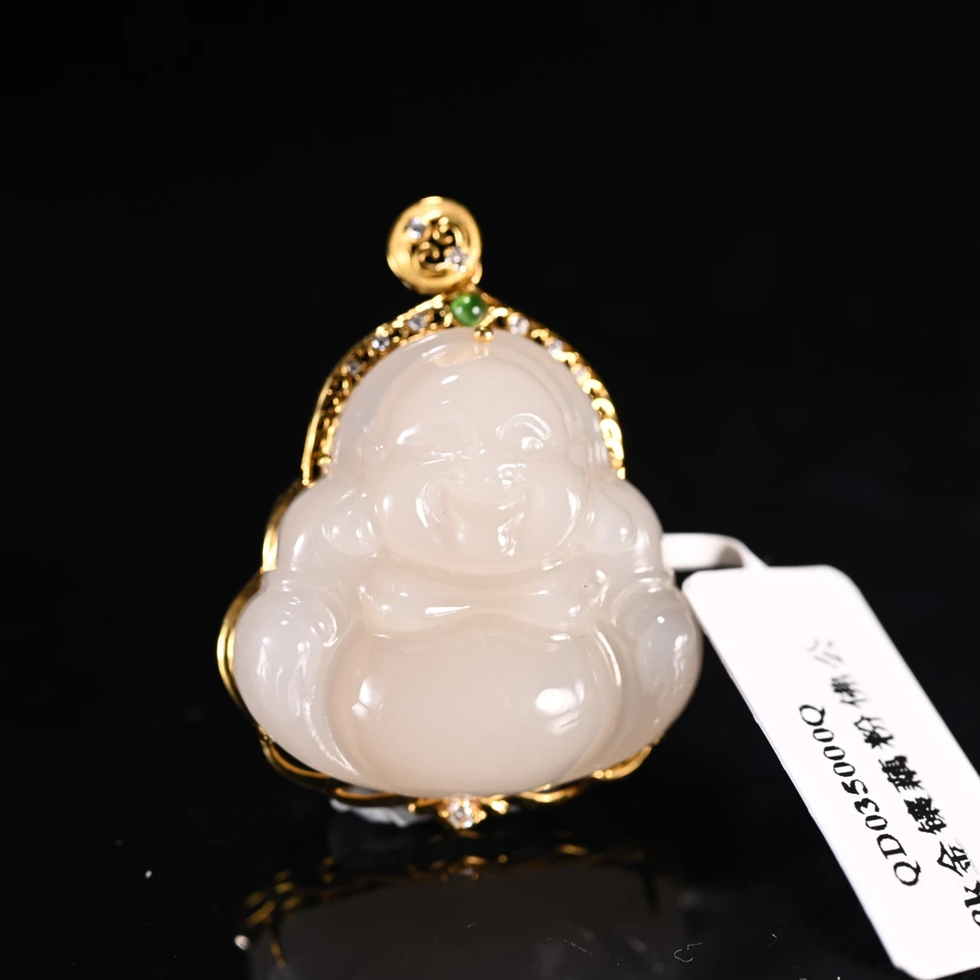 LOT8816 和田玉藕粉佛公挂件/保利