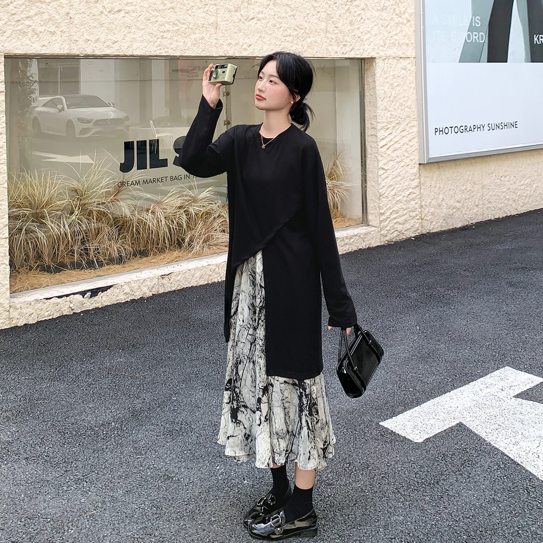 早秋韩系松弛感穿搭2025新款黑色不规则上衣水墨印花半身裙两件套