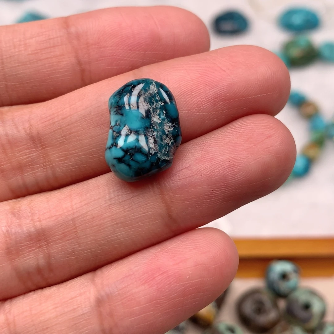 绿松石未镶嵌新店开业，随形一颗