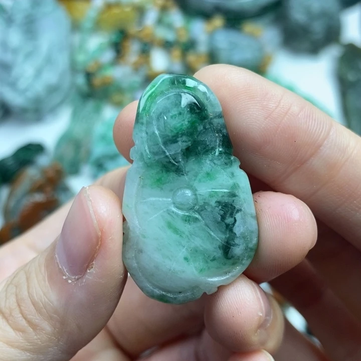 颈饰未镶嵌翡翠欢*